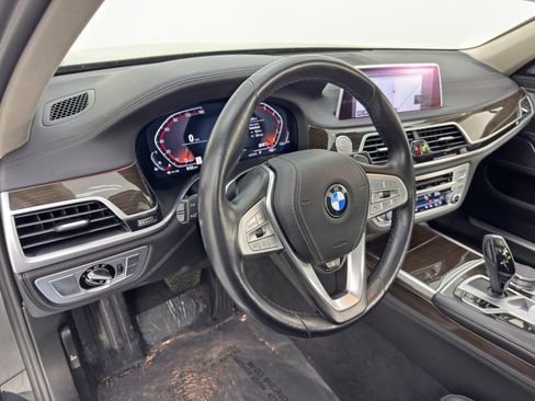 Used 2020 BMW 740i w/ Premium Package image 14