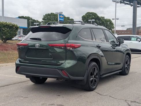 Used 2023 Toyota Highlander XLE FWD image 3