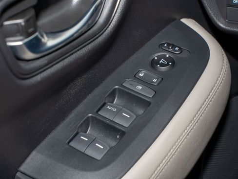 Certified 2023 Honda HR-V LX image 25