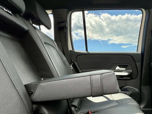 Certified 2023 Mercedes-Benz GLB 250 4MATIC image 18