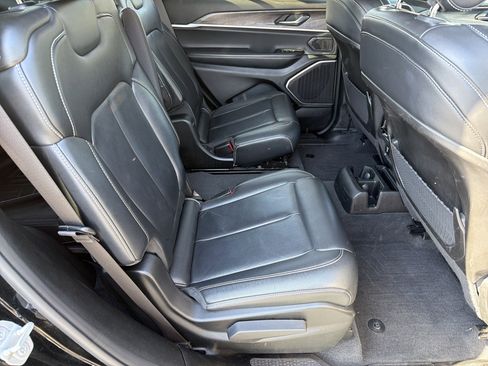 Used 2022 Jeep Grand Cherokee L Limited image 13