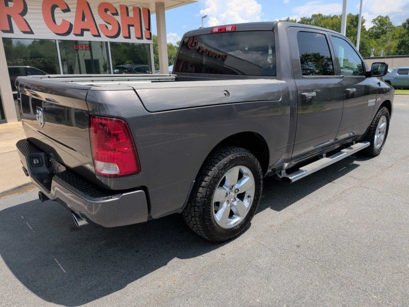 Used 2014 RAM 1500 Express RWD image 4
