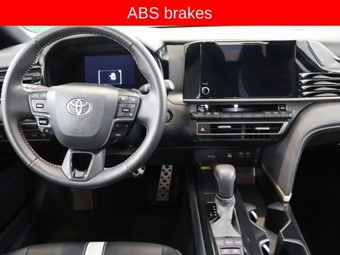 Used 2025 Toyota Camry SE image 15