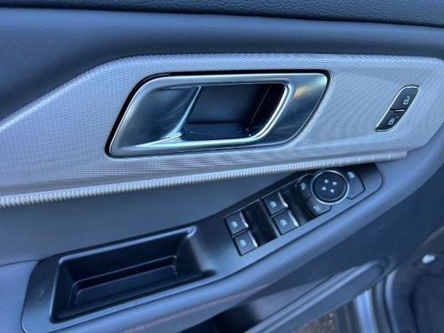 Certified 2025 Ford Explorer Active w/ Active Comfort Package image 13