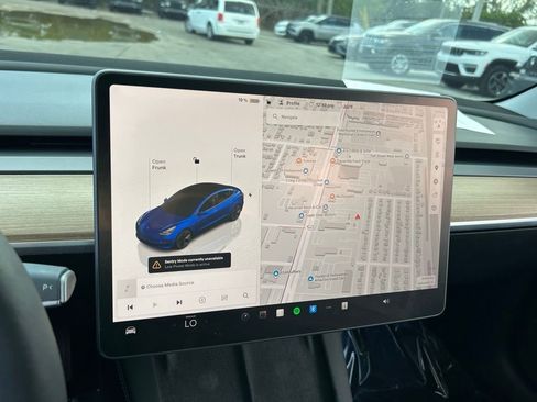 Used 2023 Tesla Model 3 Standard Range image 20