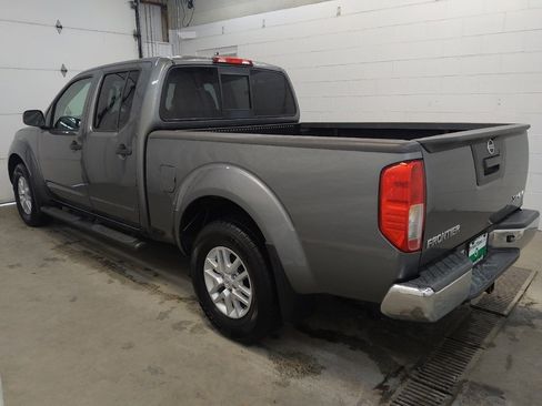 Used 2017 Nissan Frontier SV image 3