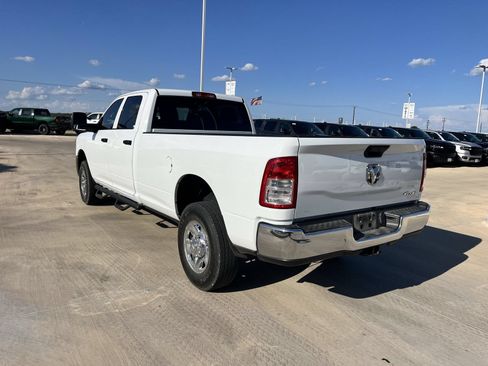 Used 2024 RAM 2500 Tradesman w/ Chrome Appearance Group AWD/4WD image 5