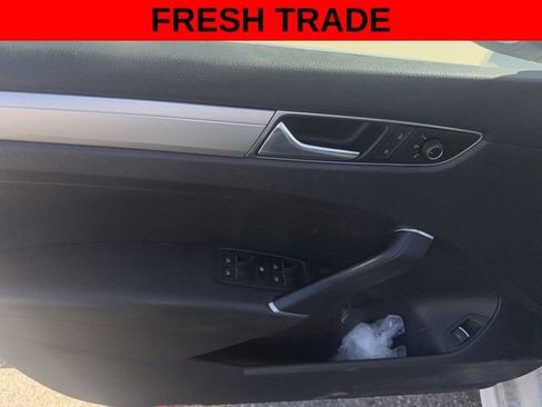 Used 2017 Volkswagen Passat 1.8T S FWD image 7