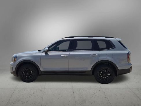 Used 2025 Kia Telluride AWD image 3