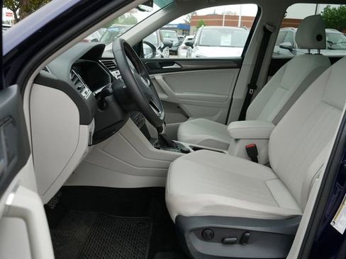 Certified 2023 Volkswagen Tiguan SE w/ Panoramic Sunroof Package AWD/4WD image 13