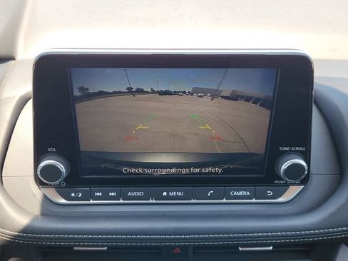 Used 2025 Nissan Rogue SV FWD image 18