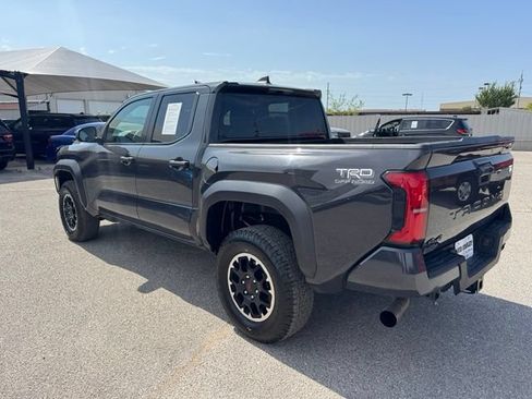 Used 2025 Toyota Tacoma TRD Off-Road AWD/4WD image 4