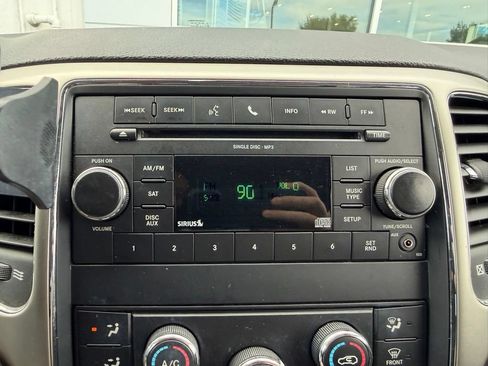 Used 2011 Jeep Grand Cherokee Laredo AWD/4WD image 9