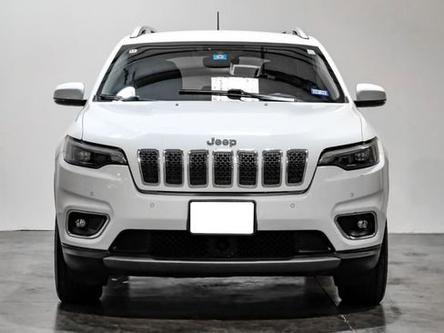 Used 2019 Jeep Cherokee Limited w/ Luxury Group AWD/4WD image 4
