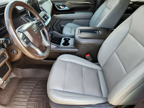 Used 2022 Chevrolet Tahoe Z71 w/ Luxury Package AWD/4WD image 12