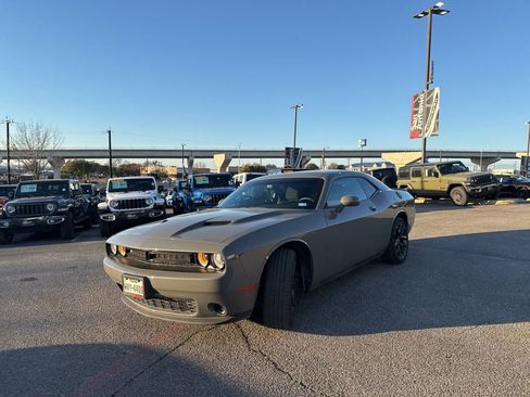 Used 2023 Dodge Challenger SXT w/ Blacktop Package image 12