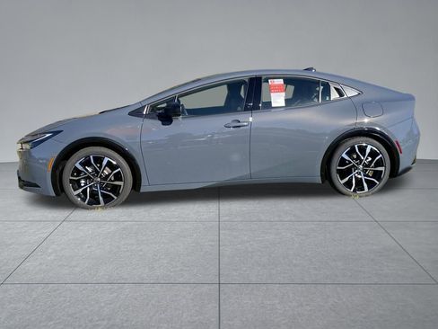 New 2026 Toyota Prius Plug-In Hybrid image 4