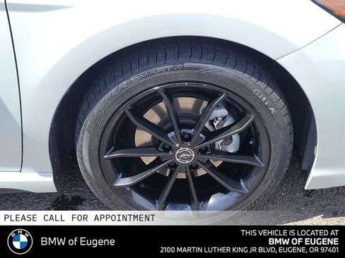 Used 2023 Toyota Camry SE w/ Blackout Package (TMS) AWD/4WD image 9