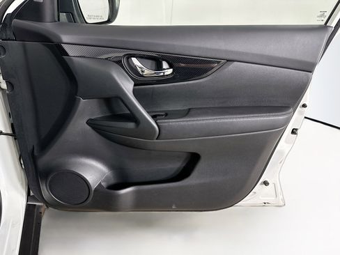 Used 2020 Nissan Rogue SL image 33