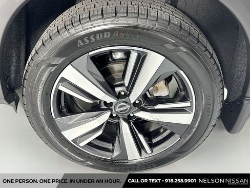 Certified 2023 Nissan Rogue Platinum w/ Platinum Premium Package FWD image 33