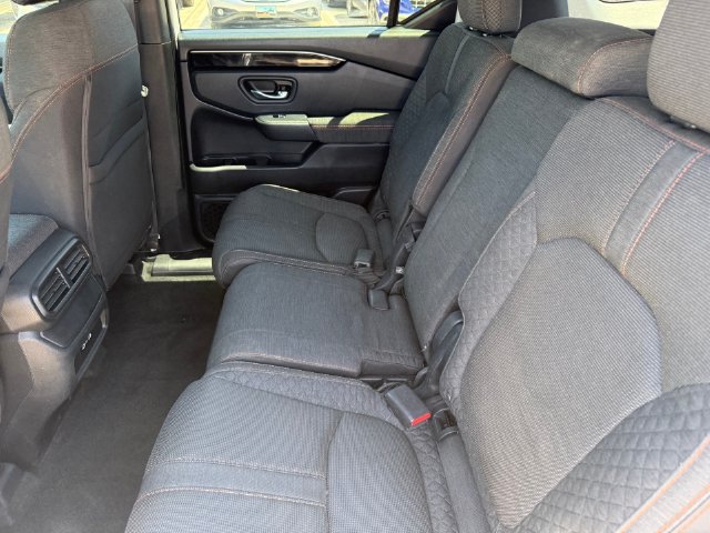Used 2023 Honda Pilot Sport image 28