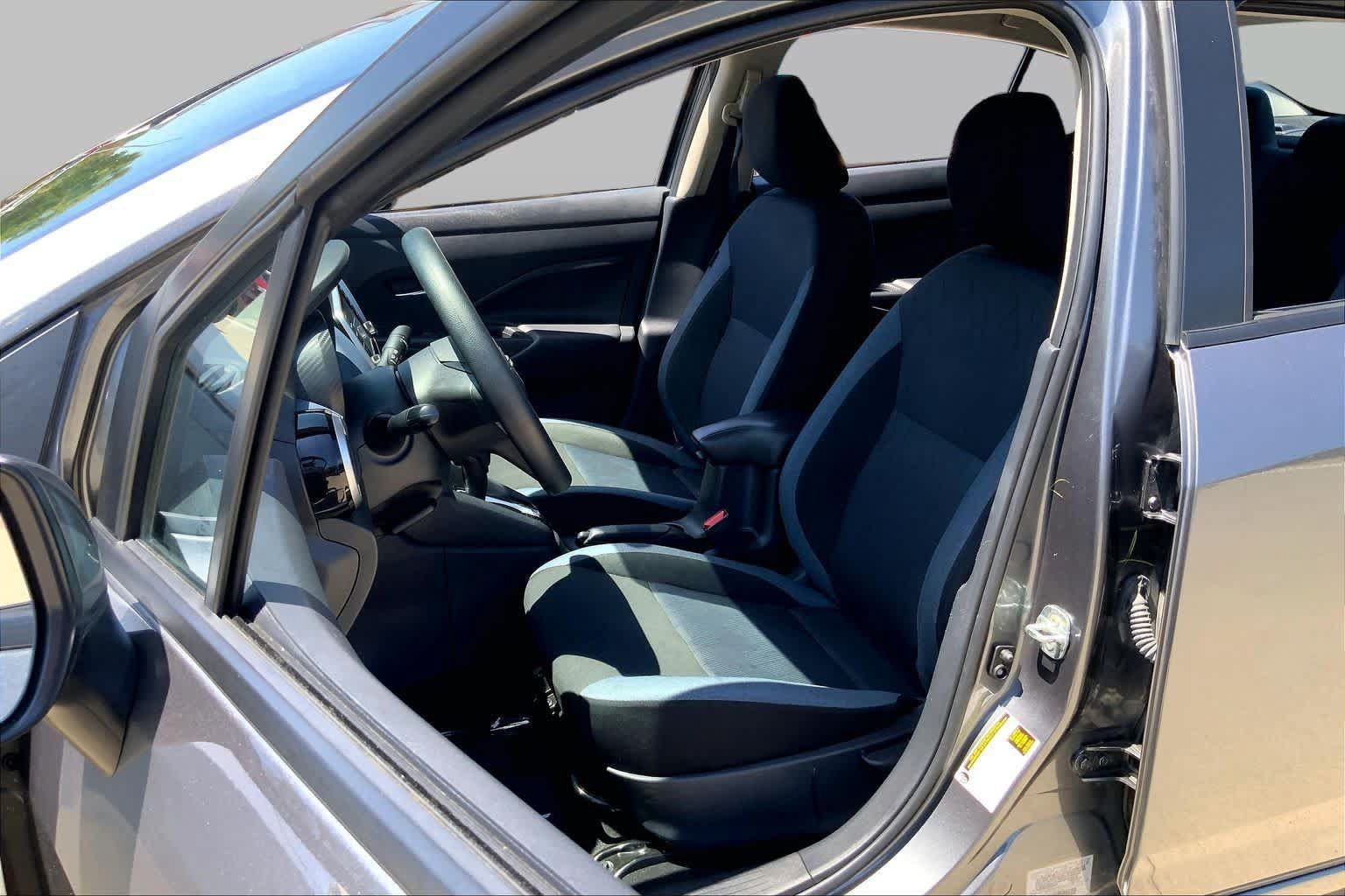 Used 2024 Nissan Versa SV FWD image 8