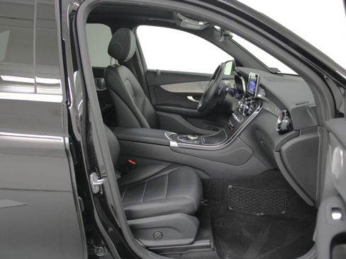 Used 2019 Mercedes-Benz GLC 300 4MATIC image 17