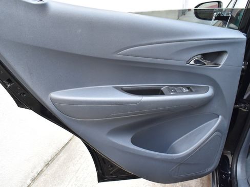 Used 2020 Chevrolet Bolt Premier w/ Infotainment Package FWD image 20