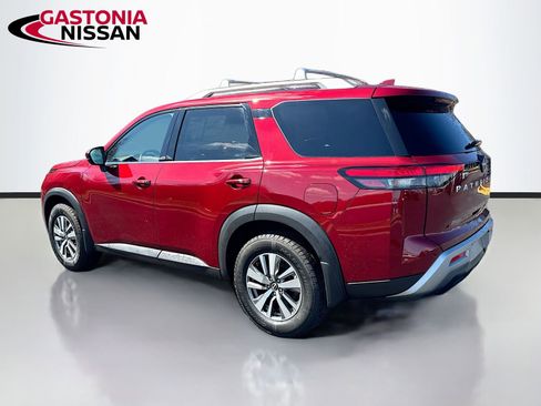 Used 2023 Nissan Pathfinder SL image 6