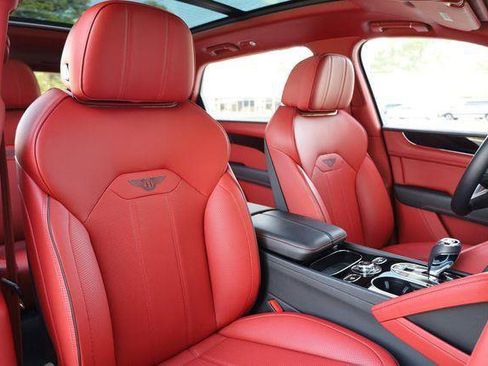 Used 2023 Bentley Bentayga Extended Wheelbase image 36