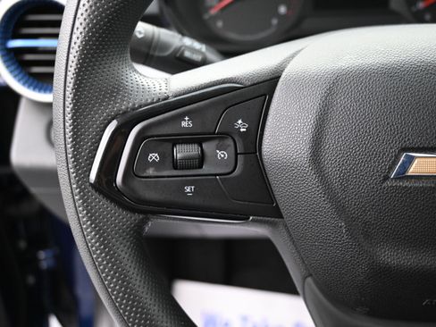 Used 2024 Chevrolet Trax LS w/ LS Convenience Package FWD image 12