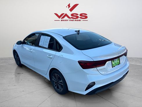 Used 2024 Kia Forte LXS FWD image 3