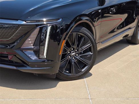 Used 2024 Cadillac Lyriq Sport RWD image 7