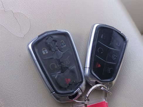 Used 2017 Cadillac XT5 Luxury w/ Driver Awareness Package image 35