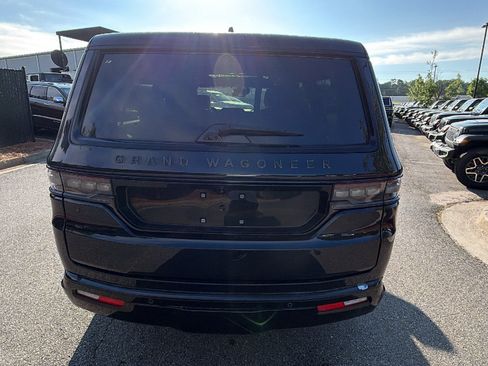 Certified 2025 Jeep Grand Wagoneer L Series III w/ Quick Order Packagew 28T AWD/4WD image 9