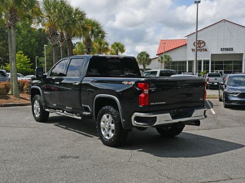 Used 2021 Chevrolet Silverado 2500 LTZ w/ LTZ Convenience Package AWD/4WD image 3
