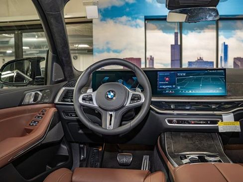 Used 2026 BMW X7 M60i image 16