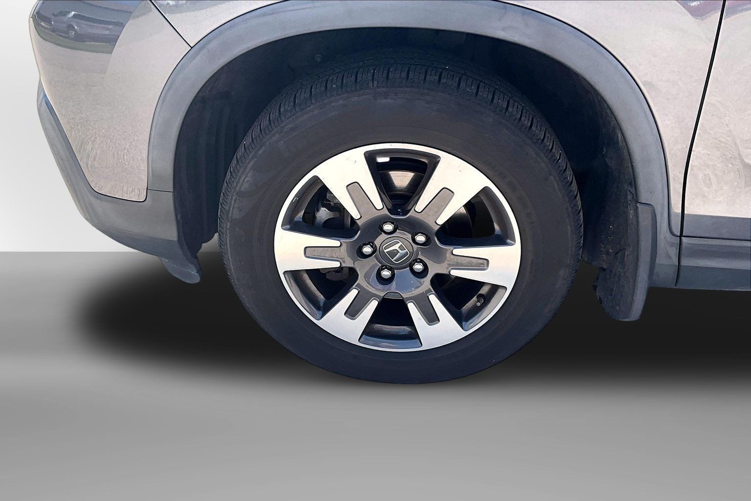 Used 2017 Honda Ridgeline RTL-T image 3