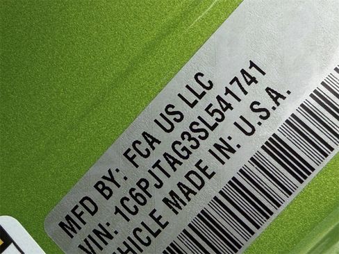 New 2025 Jeep Gladiator Sport image 21