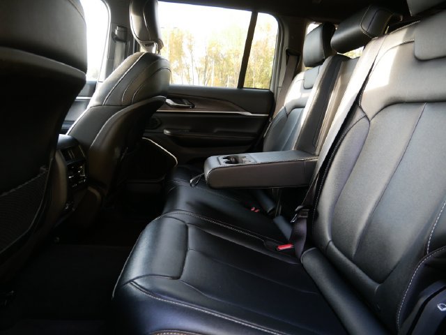 Used 2024 Jeep Grand Cherokee Limited 4xe AWD/4WD image 11