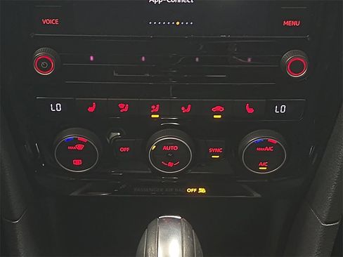 Used 2022 Volkswagen Passat 2.0T R-Line image 23