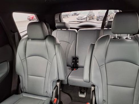Used 2024 Buick Enclave Premium FWD image 17
