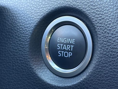 Used 2020 Toyota Corolla SE w/ Carpet Mat Package FWD image 31