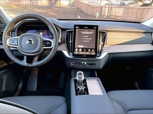 New 2026 Volvo XC90 B5 Plus w/ Protection Package image 7