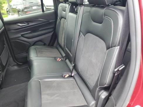 Used 2024 Jeep Grand Cherokee Altitude AWD/4WD image 30