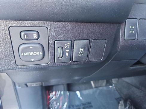 Used 2014 Toyota RAV4 XLE image 24