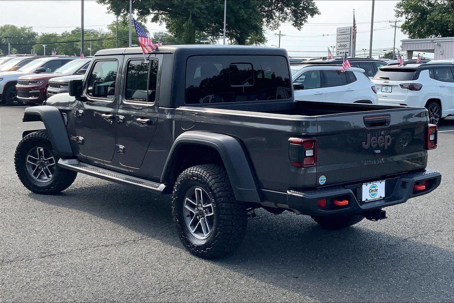 Certified 2025 Jeep Gladiator Mojave w/ Safety Group AWD/4WD image 11