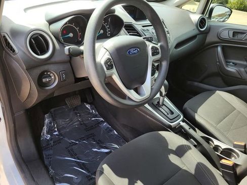 Used 2019 Ford Fiesta SE image 18