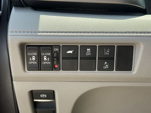 Used 2019 Honda Odyssey EX-L image 25