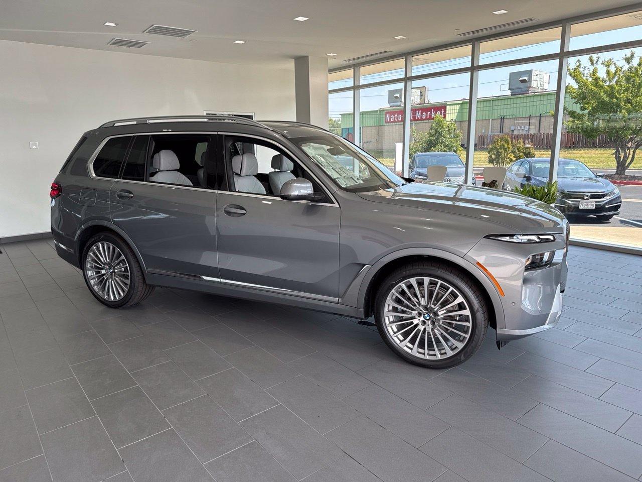 New 2027 BMW X7 xDrive40i AWD/4WD image 1